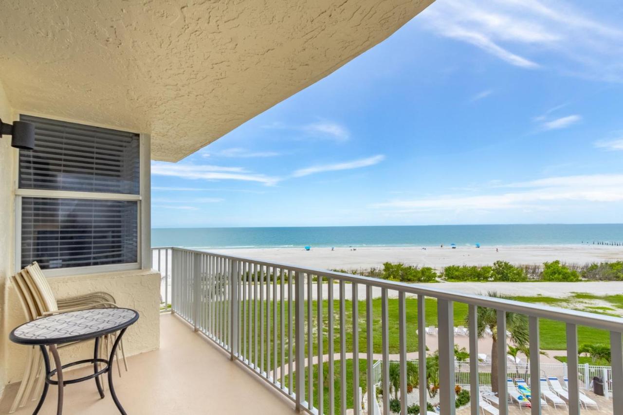 Updated Gulf Front Condo on the South End of Fort Myers Beach! condo - Ferienwohnung Fort Myers Beach