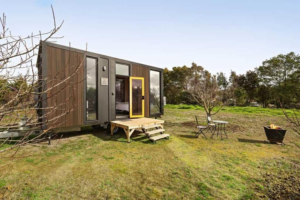 Tiny in the Orchard by Tiny Away - B&B