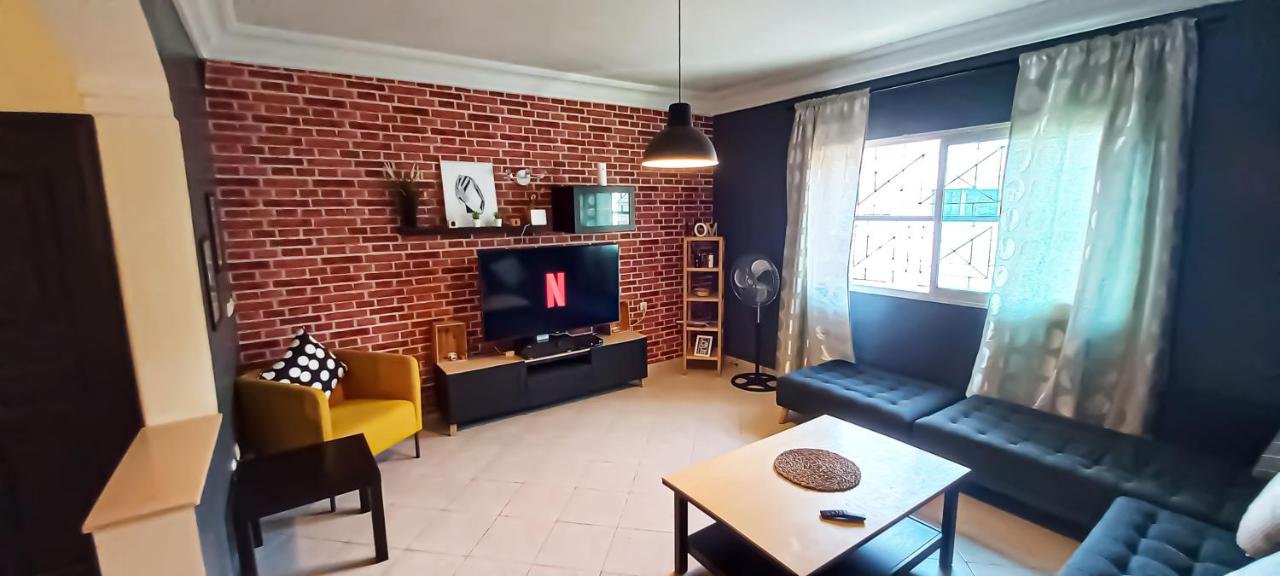 Budget-Friendly Apartment Near AirPort - B&B