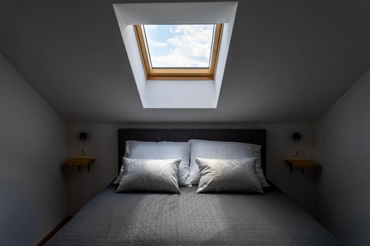 Appartamento con 2 Camere da Letto e Balcone