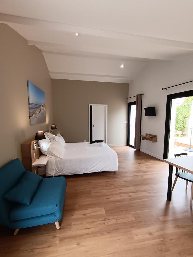 Chambre Double Deluxe (2 Adultes + 1 Enfant)