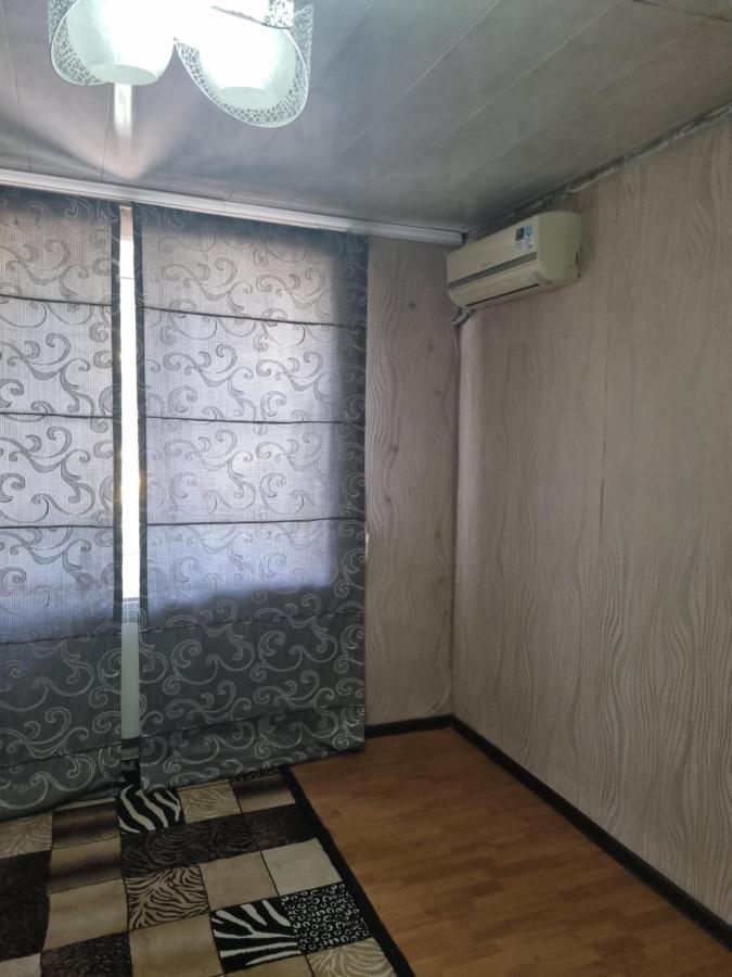 Комната в доме ,с хозяином Дом для путешественников - Chambres d’hôtes Bichkek