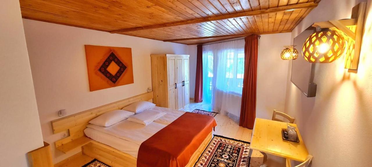 King Room with Mountain View