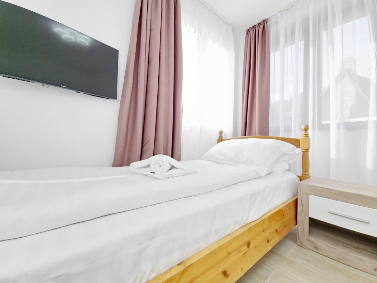 Dreibettzimmer mit Bergblick