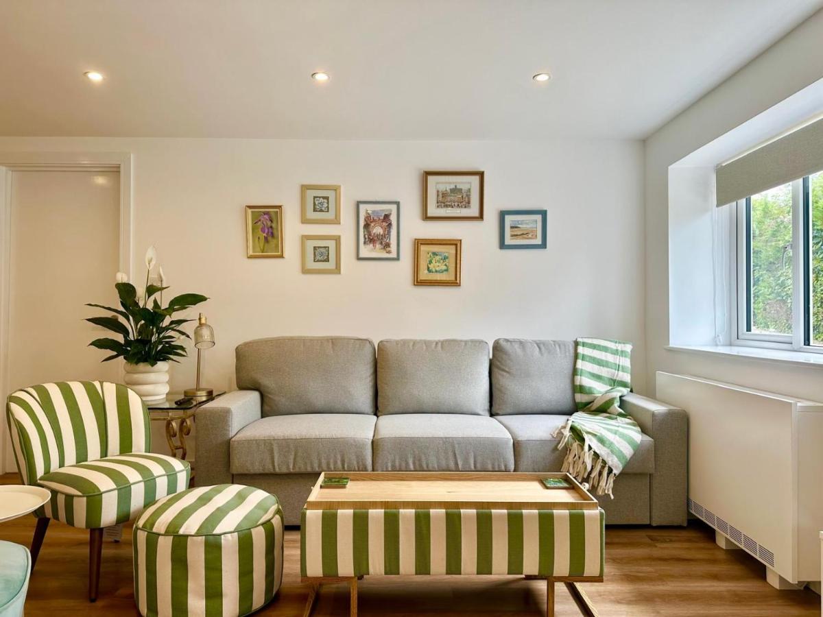 Delightful 2 bed detached bungalow Cotswolds edge - B&B North Leigh