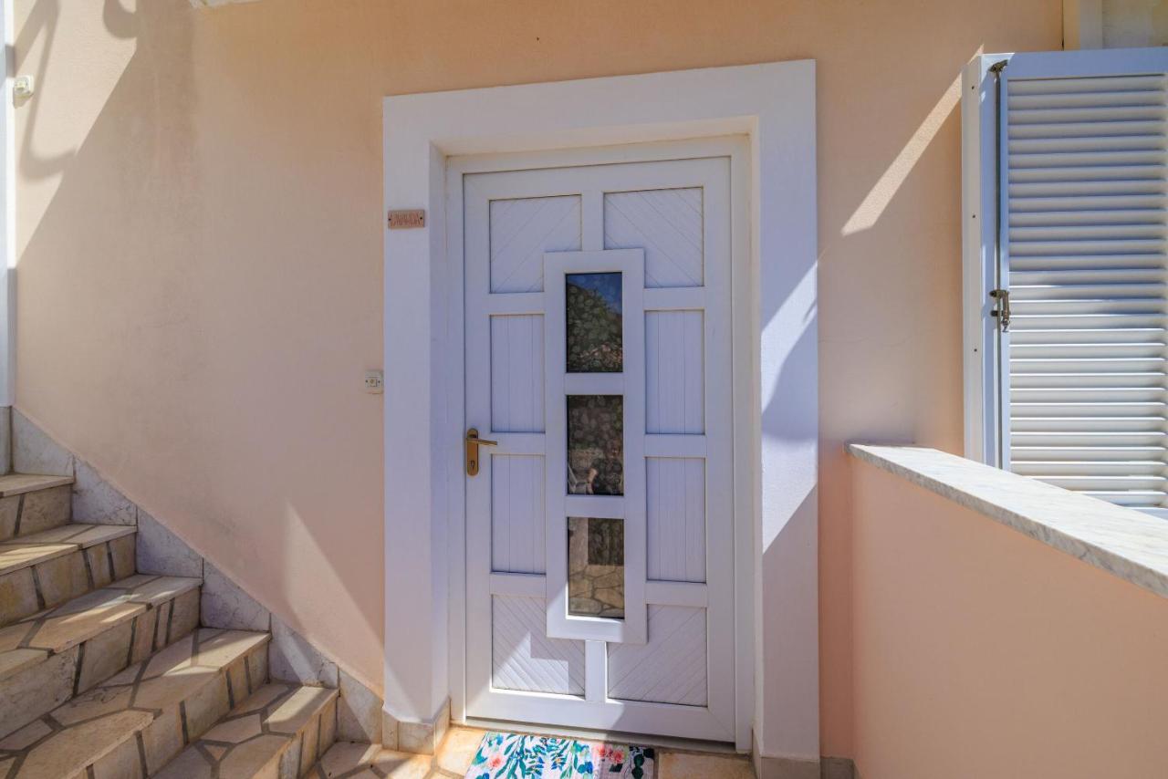 Apartments Villa Mala - B&B Povile