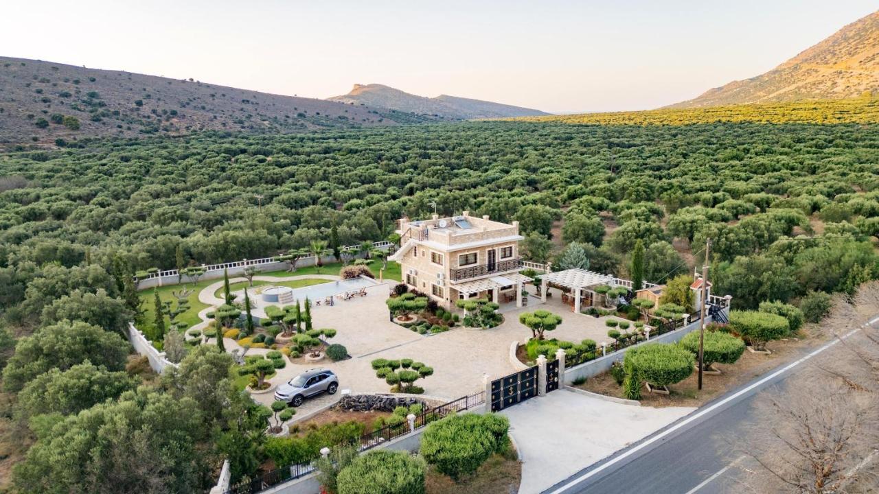 By Captains Villa - B&B
