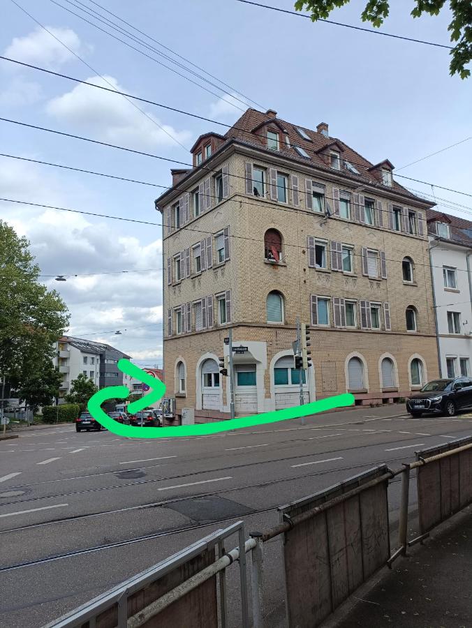 Eastside - Privatzimmer in geteilter Wohnung mit Gemeinschaftsbad - Ferienwohnung Stuttgart