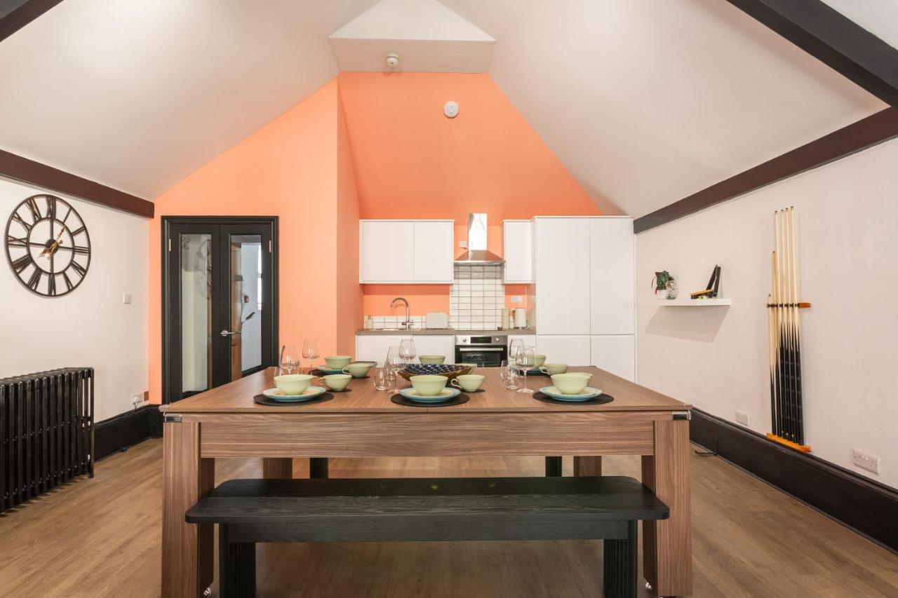 Fun Kemptown Stay with Games Close To Seafront - Ferienwohnung Brighton