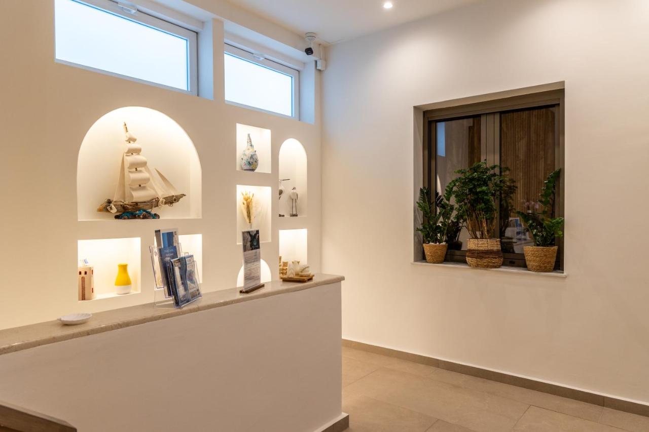 Aqua Pearl Milos - B&B Adámas