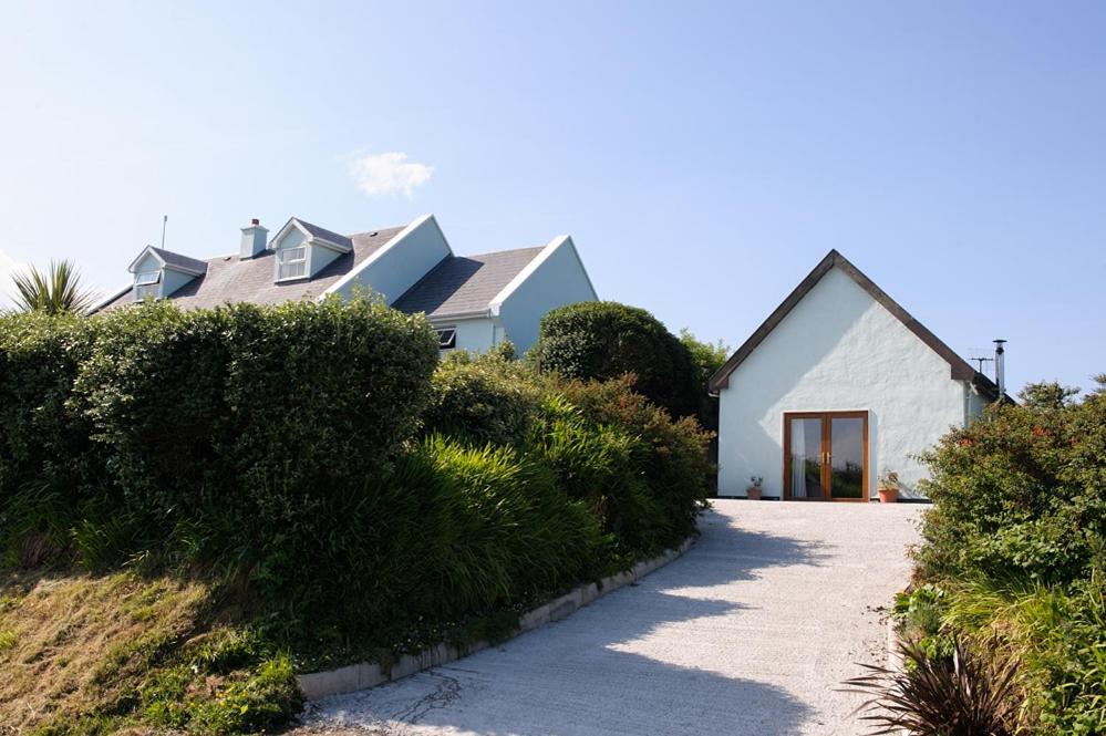 The Hut at Baywatch Bed & Breakfast - Ferienwohnung Renvyle
