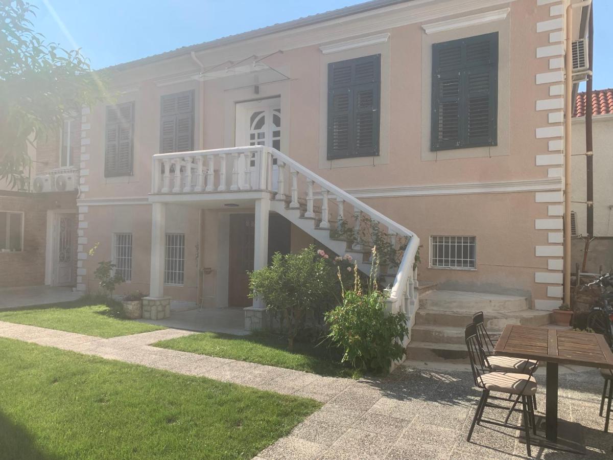 Vintage Villa - B&B Scutari