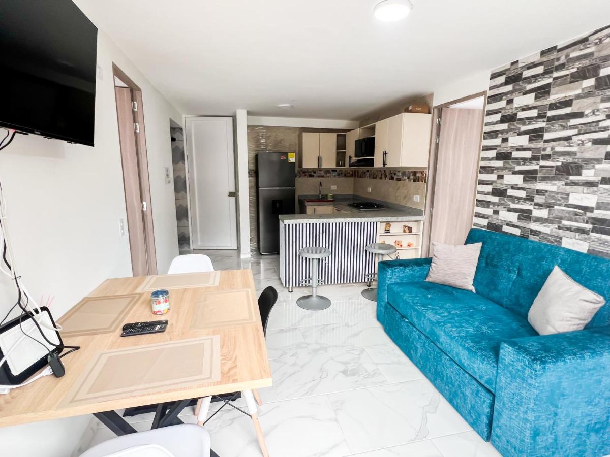 Moderno Apto con AC, 2 baños y excelente ubicación - B&B