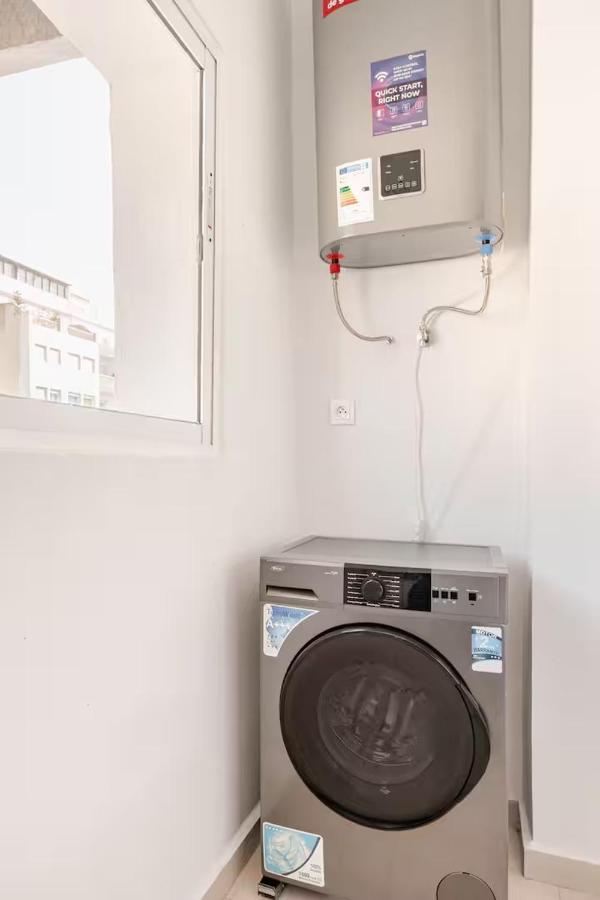 Grand appartement 2 chambres au centre de Tanger Wi-Fi rapide parking gratuit - B&B Tangeri