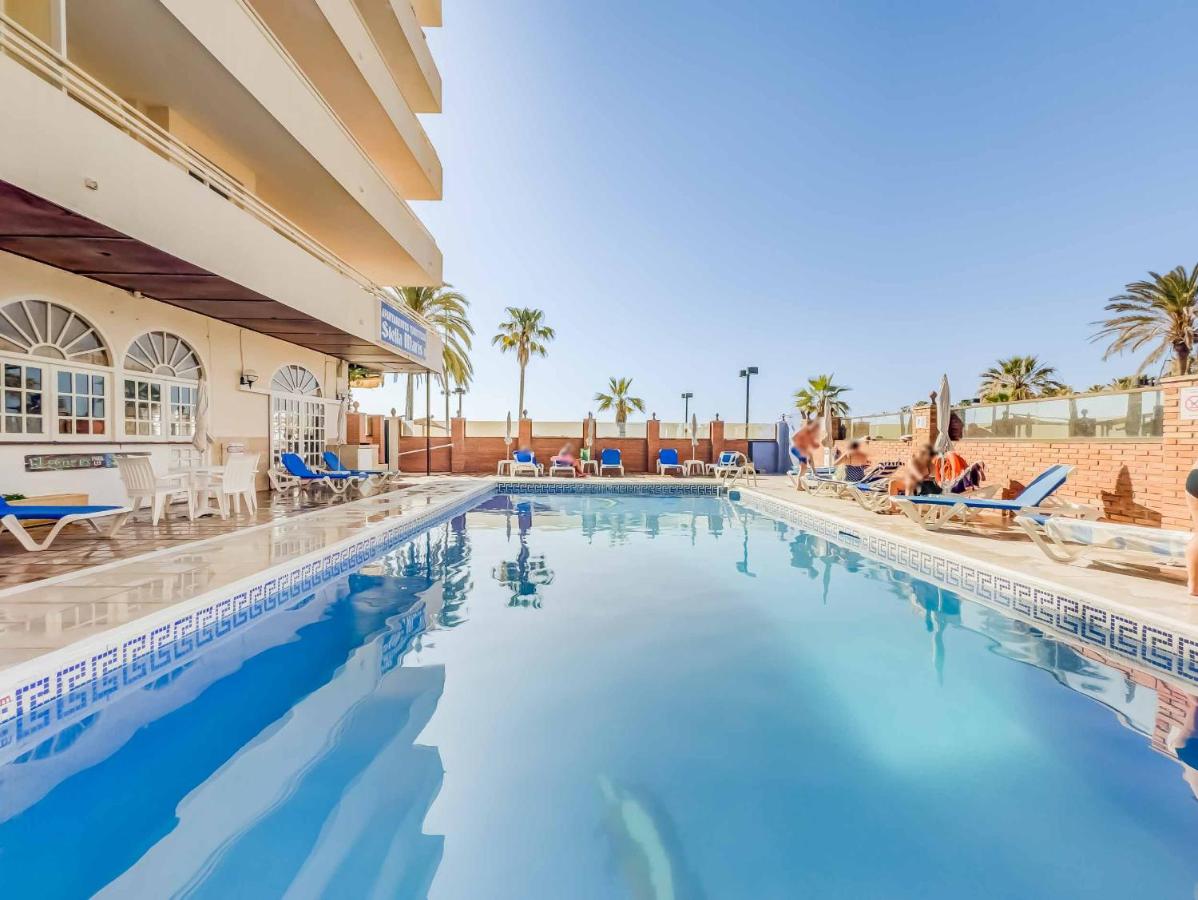 135 - Beachfront Apartment with Pool, Fuengirola! - B&B Fuengirola