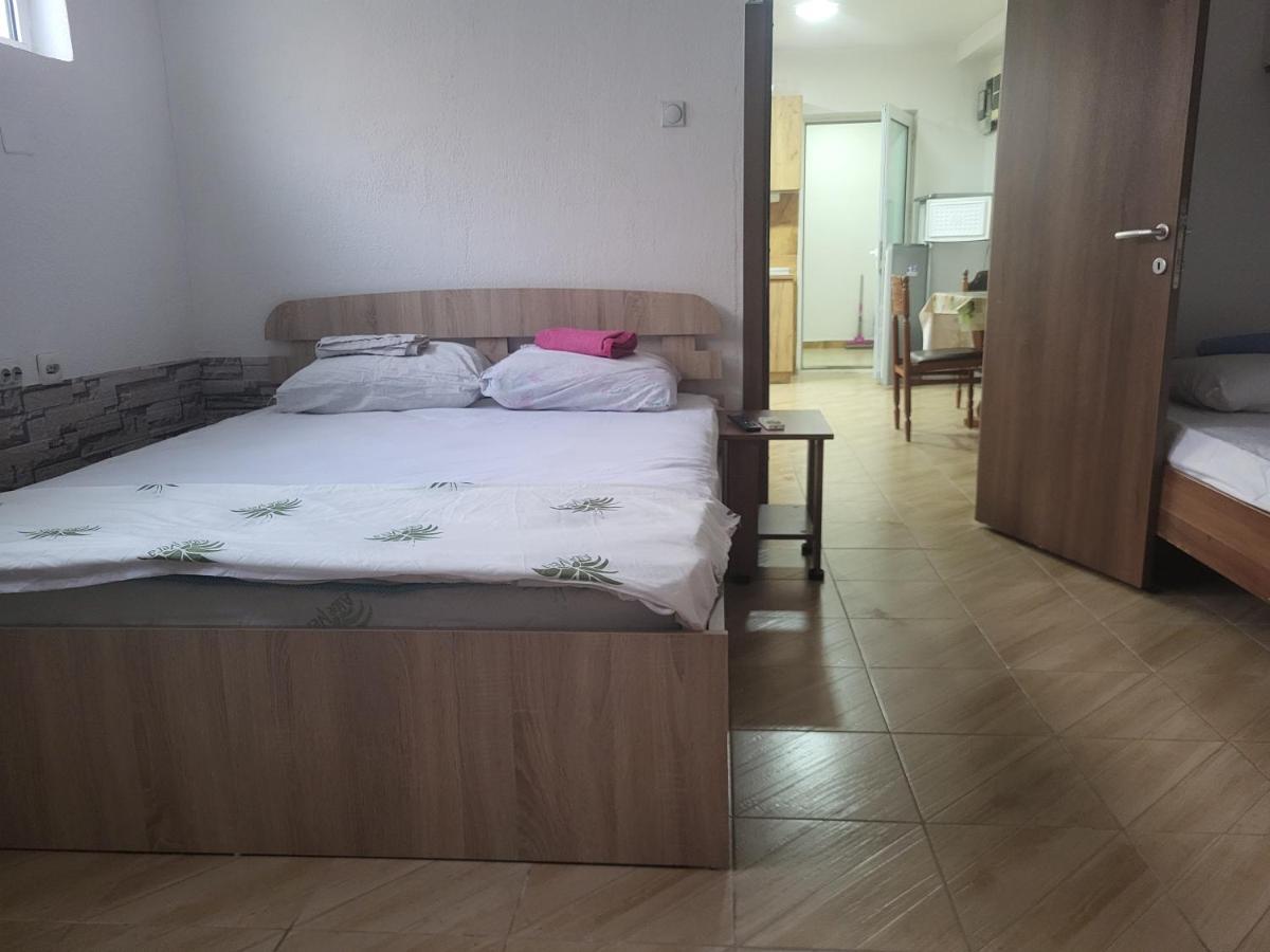 Jordanovi Apartment - Bed and Breakfast Kavadarci