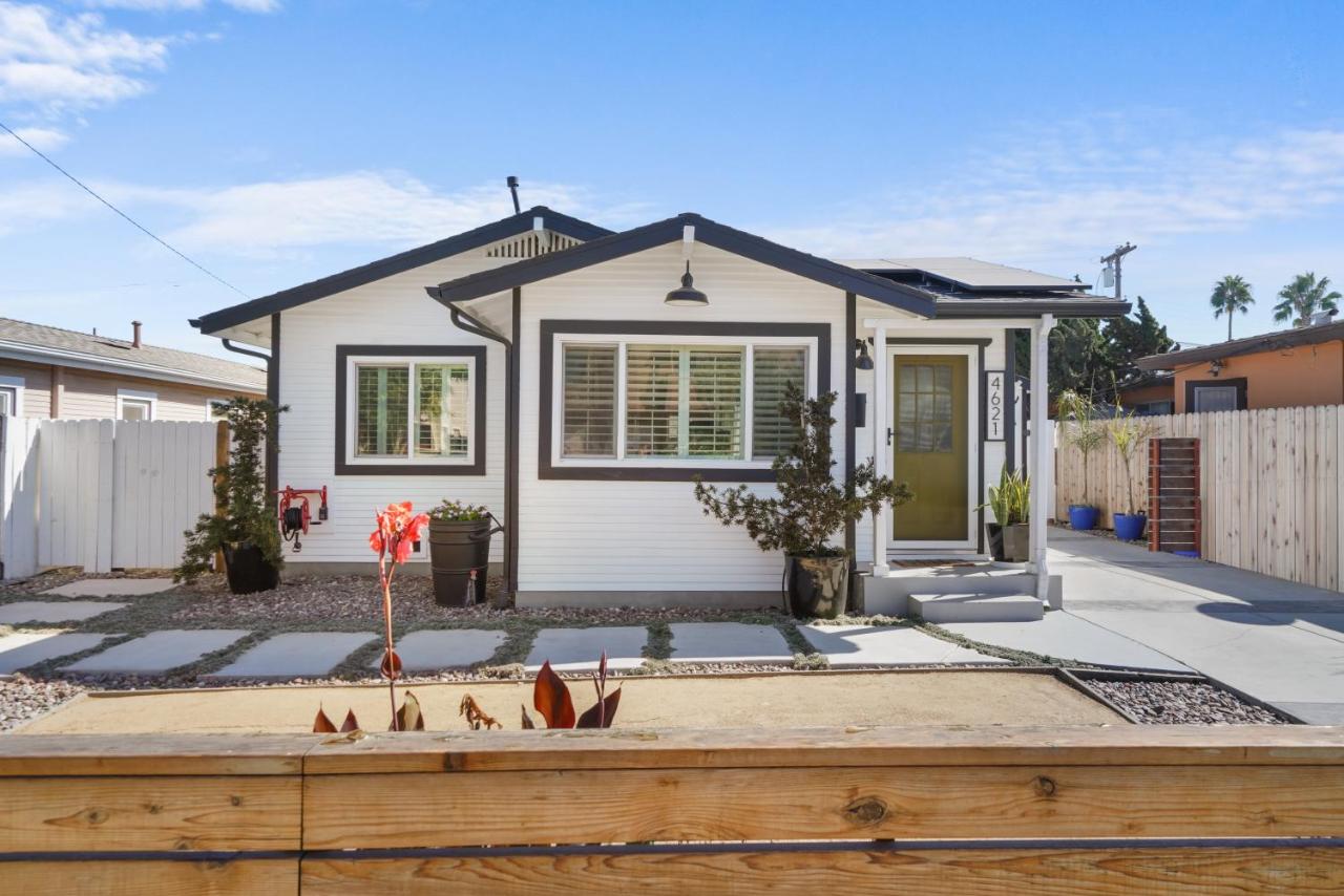 Renovated 3BR House with Heated Pool and Backyard Oasis - B&B San Diego