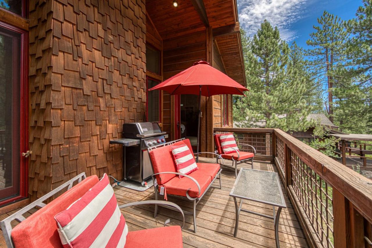 Truckee Timbers at Gray's Crossing by Tahoe Getaways - 4BR w Hot Tub, Ping Pong & EV - B&B Truckee