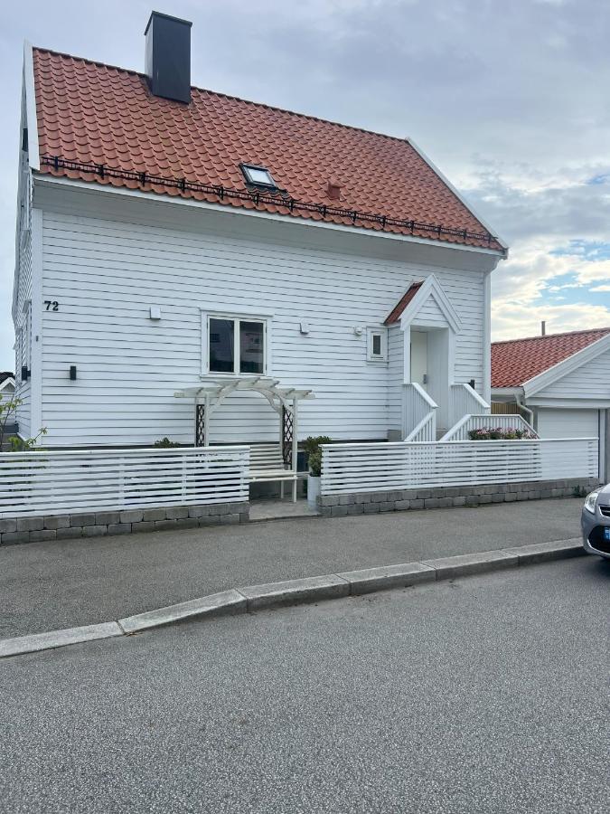 Large house with 3 bedrooms and a private garden - B&B