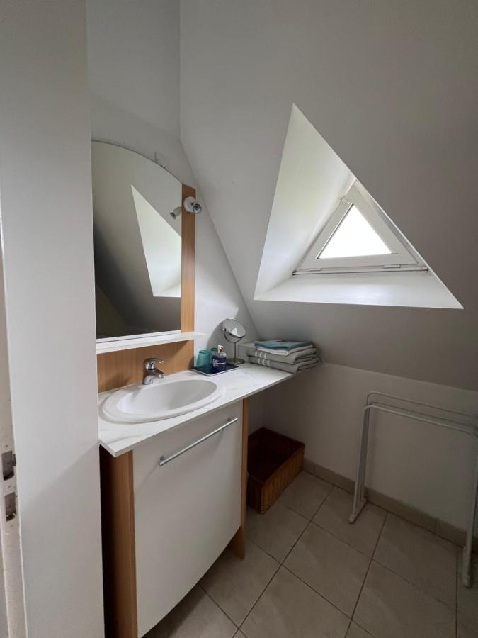 Zimmer mit Kingsize-Bett und Bergblick