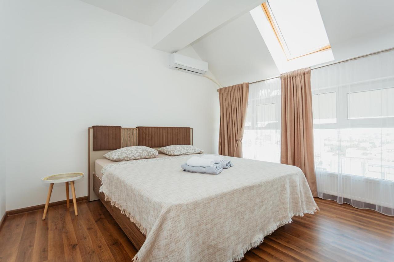 Aeroport Family Apartament - Ferienwohnung Codru
