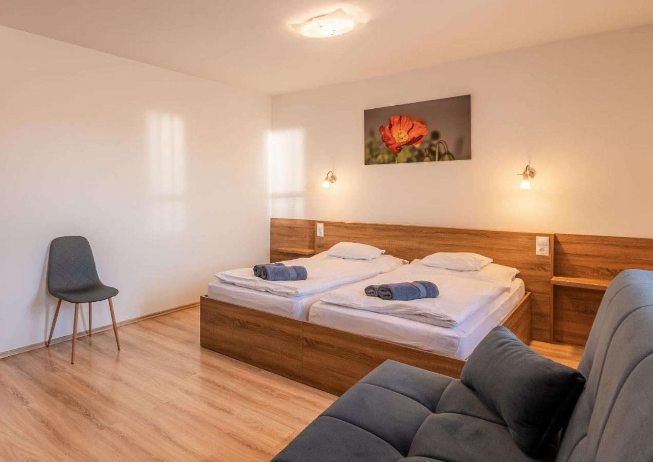 Camera Matrimoniale/Doppia con Letti Singoli con Letto Supplementare
