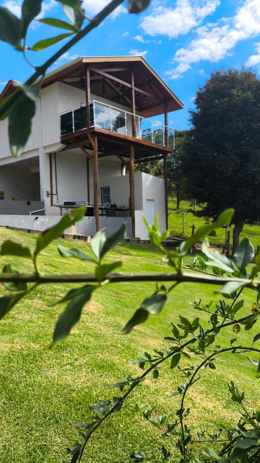 Hidromassagem, Varanda e Vista Pedra do baú - B&B