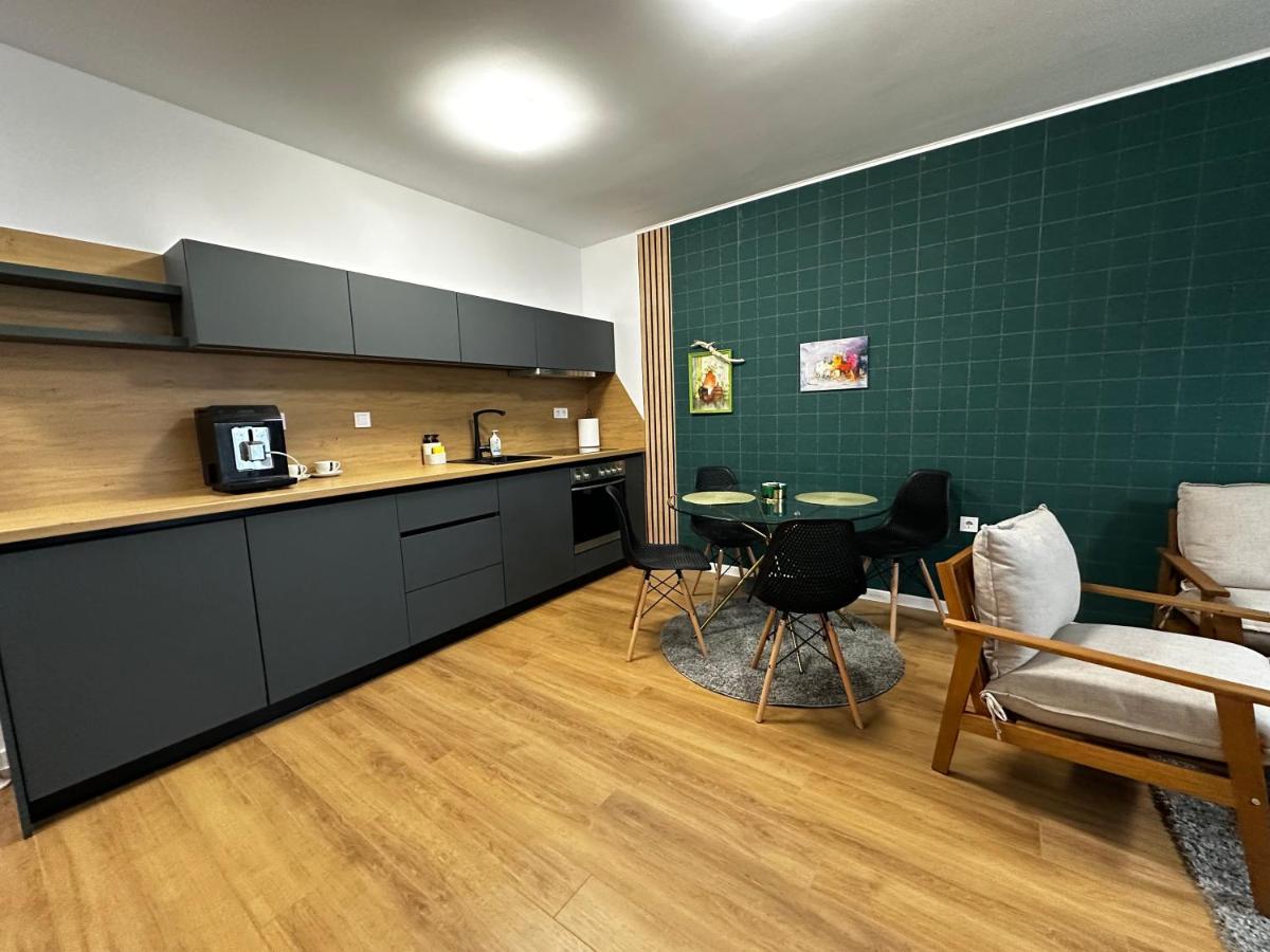 Delux 3 - Plovdiv Модерен апартамент,2 спални,център - B&B Plovdiv