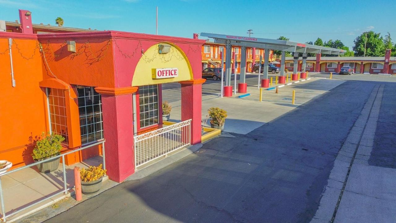 Sunstar Inn - B&B Los Banos