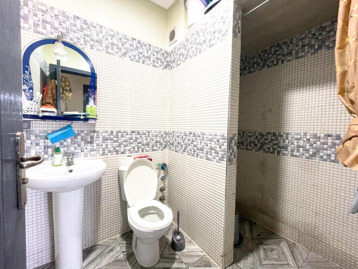 Dreibettzimmer mit Gemeinschaftsbad
