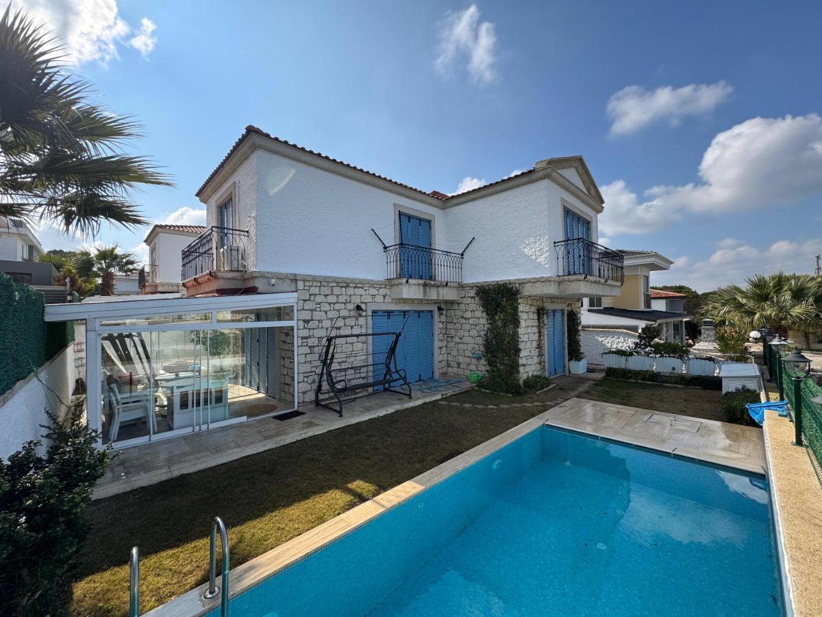 The Blue Mansion - Charming Family Villa in Çeşme - B&B