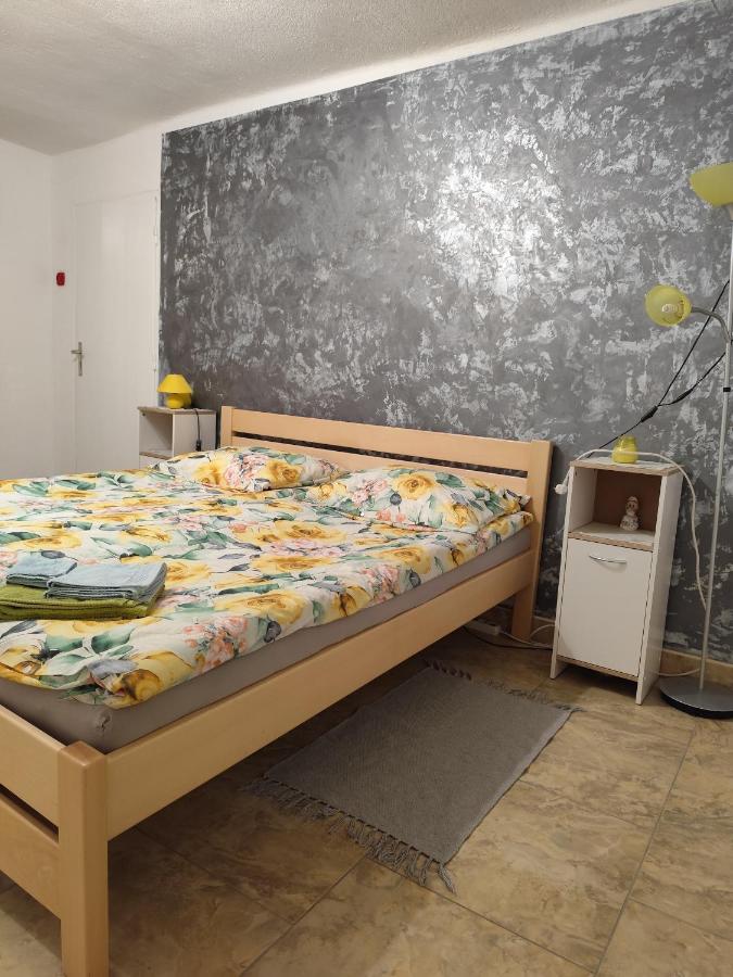 Appartamento con 2 Camere da Letto e Terrazza 