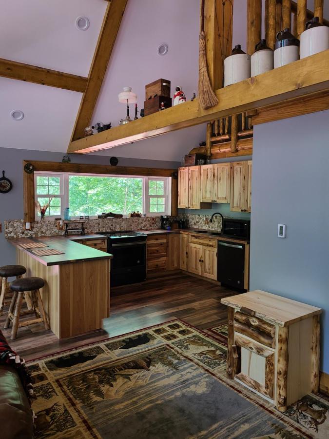 A Birds Eye View Cabin Rentals - Bed and Breakfast Logan