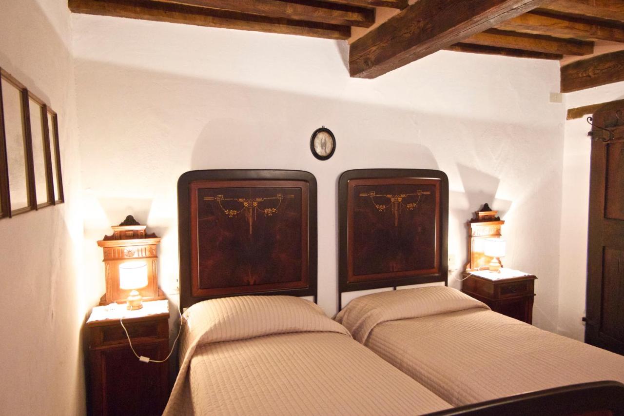 Double or Twin Room with Mountain View