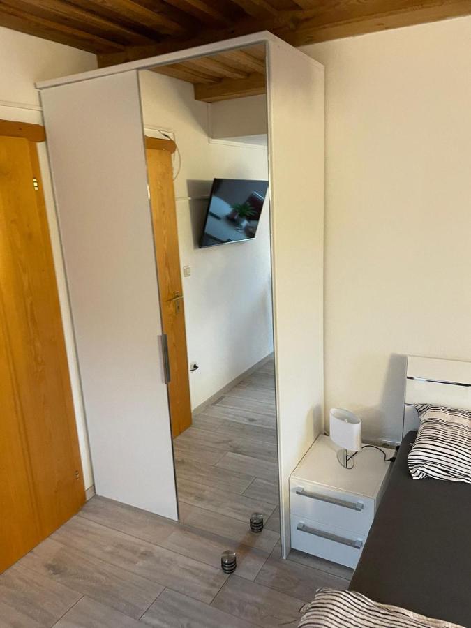 Feriendorf Adalbert Stifter mit Schwimmbad und Sauna - B&B Hauzenberg