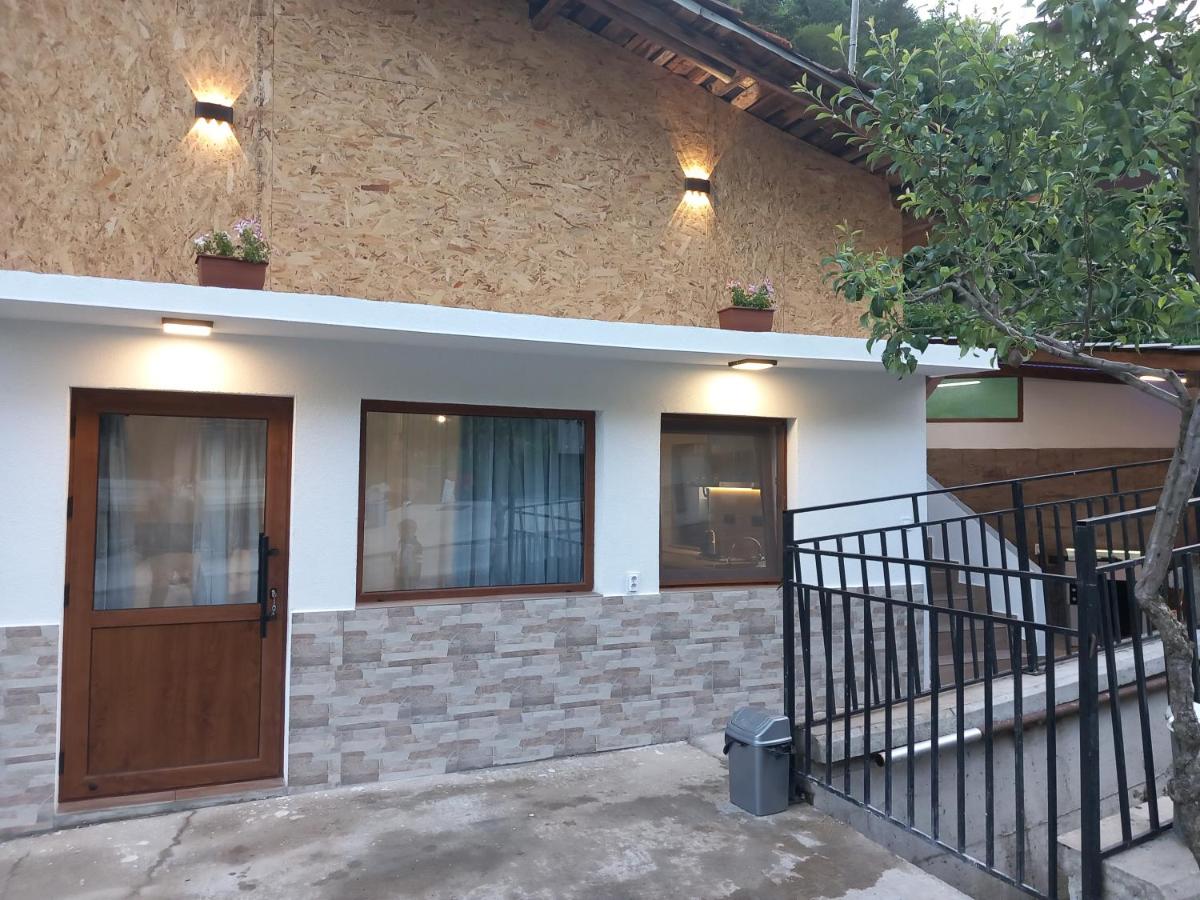 Къща за гости НА СЕЛО - B&B Devin