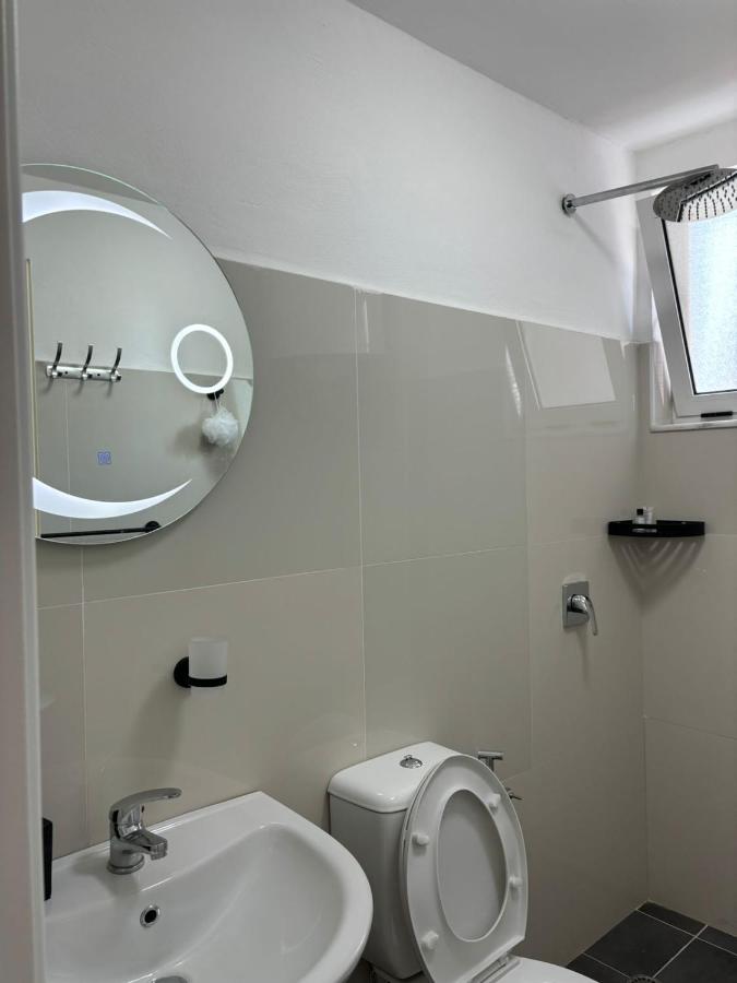 LaLun3 - B&B Durrës