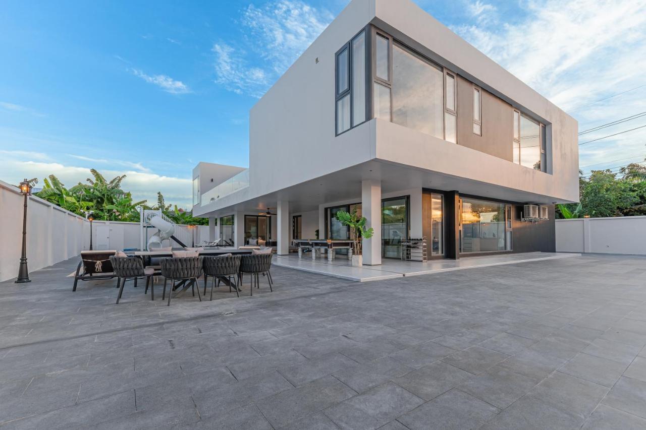 TML-6 bedrooms-independent swimming pool and Luxury KTV room and fitness area and pool table - B&B Ban Huai Yai