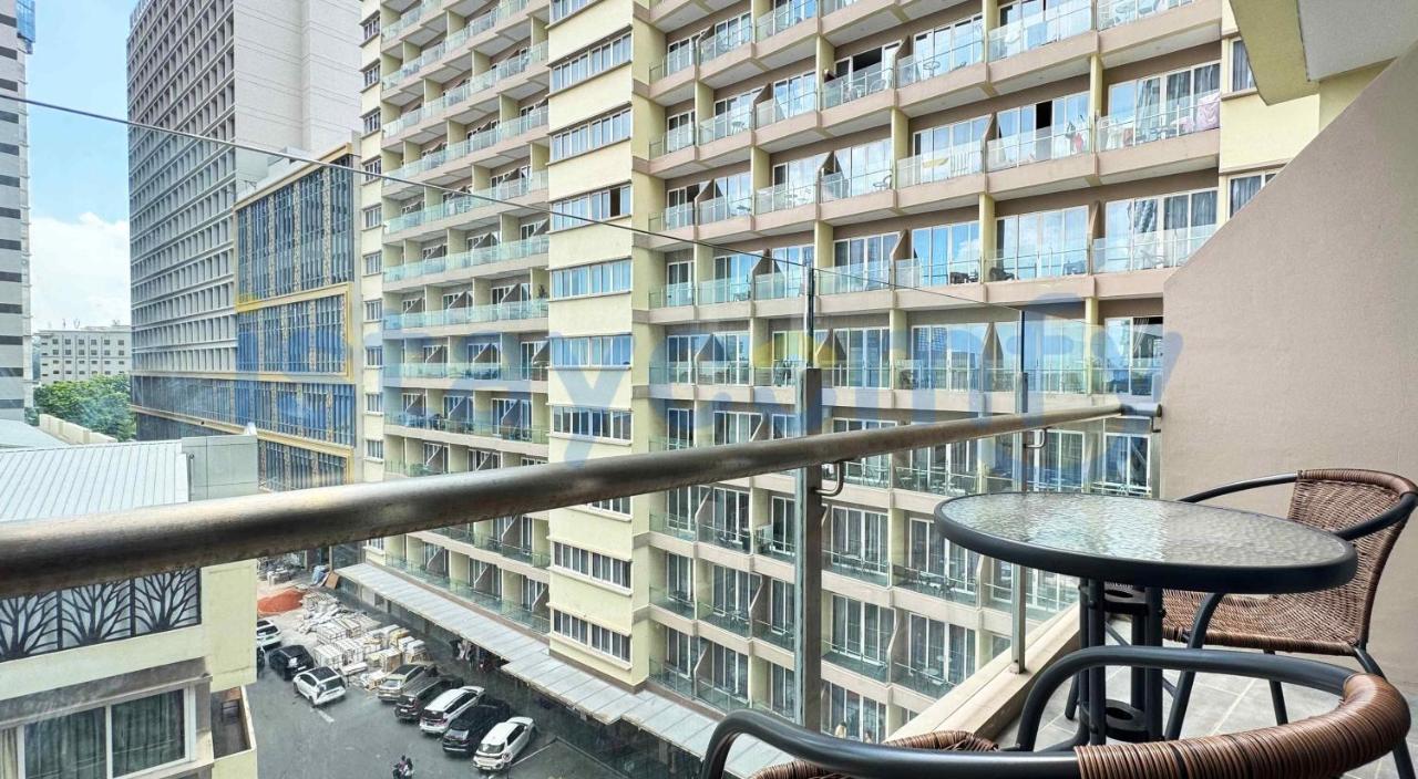 Studio NagoyaThamrinCity Fave Hotel A0631 CityView - B&B