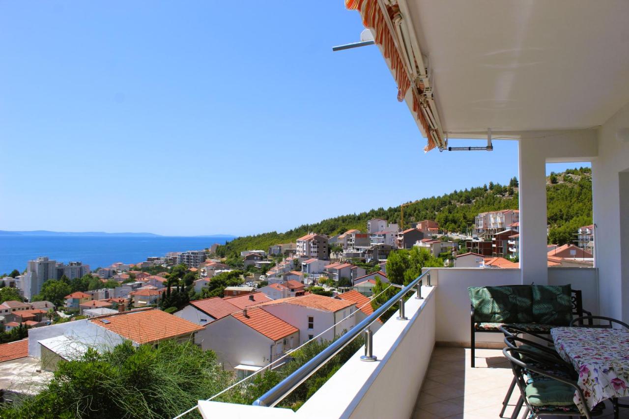 Lovely 3-bedroom apartment with breathtaking view - Bed and Breakfast Dugi Rat