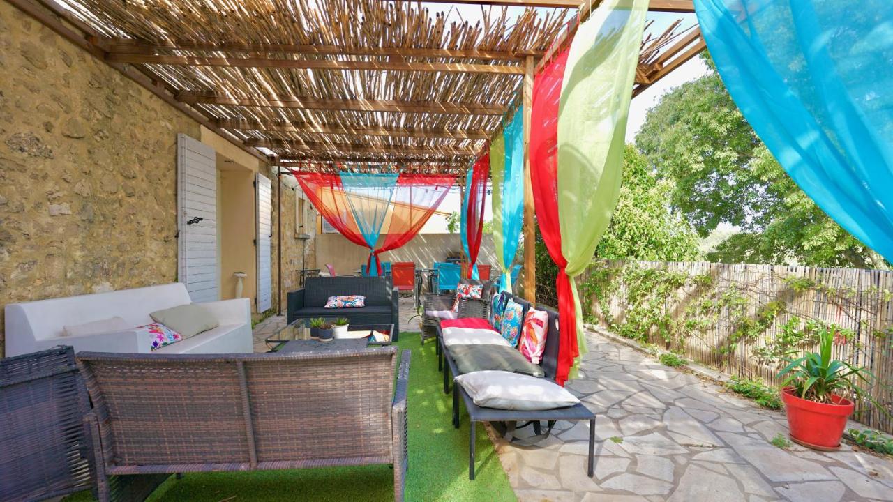 Le Jardin Suspendu Gîte avec piscine et jacuzzi pour 15 personnes - B&B Vailhauquès
