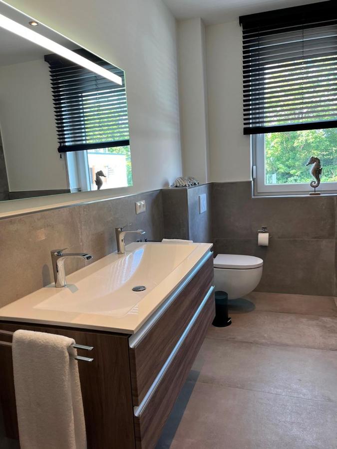 Hangar 19 Superior Apartment mit Balkon und Seeblick H7W3 - B&B Schwerin