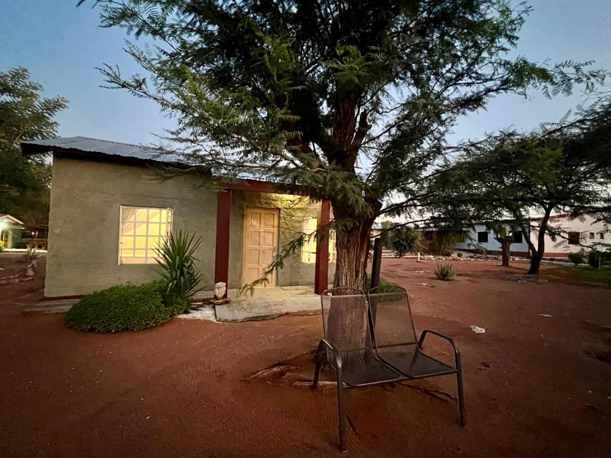 Abenab Lodge & Tours cc - Bed and Breakfast Grootfontein
