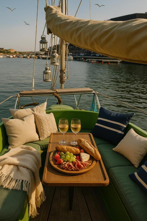 City pulse on boat in Karlskrona - B&B Karlskrona