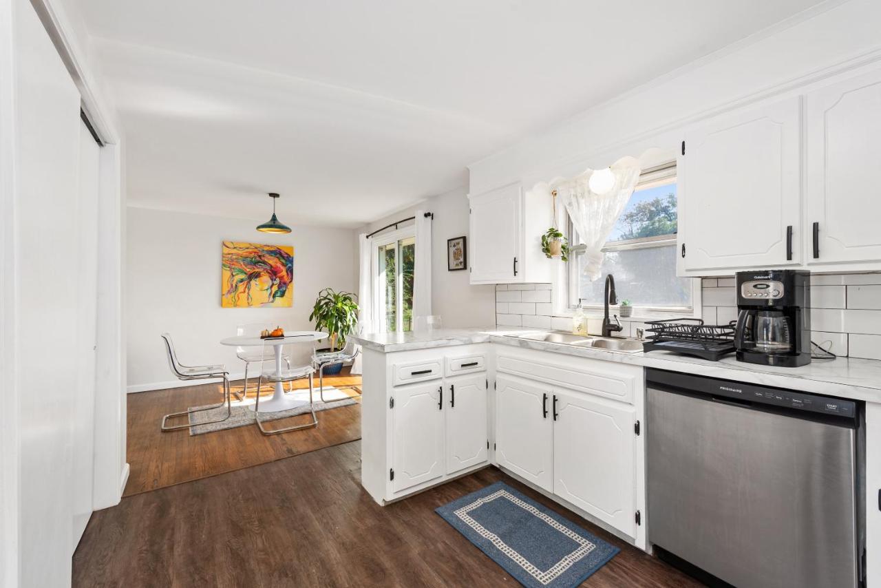 Charming midtown home - B&B Tulsa