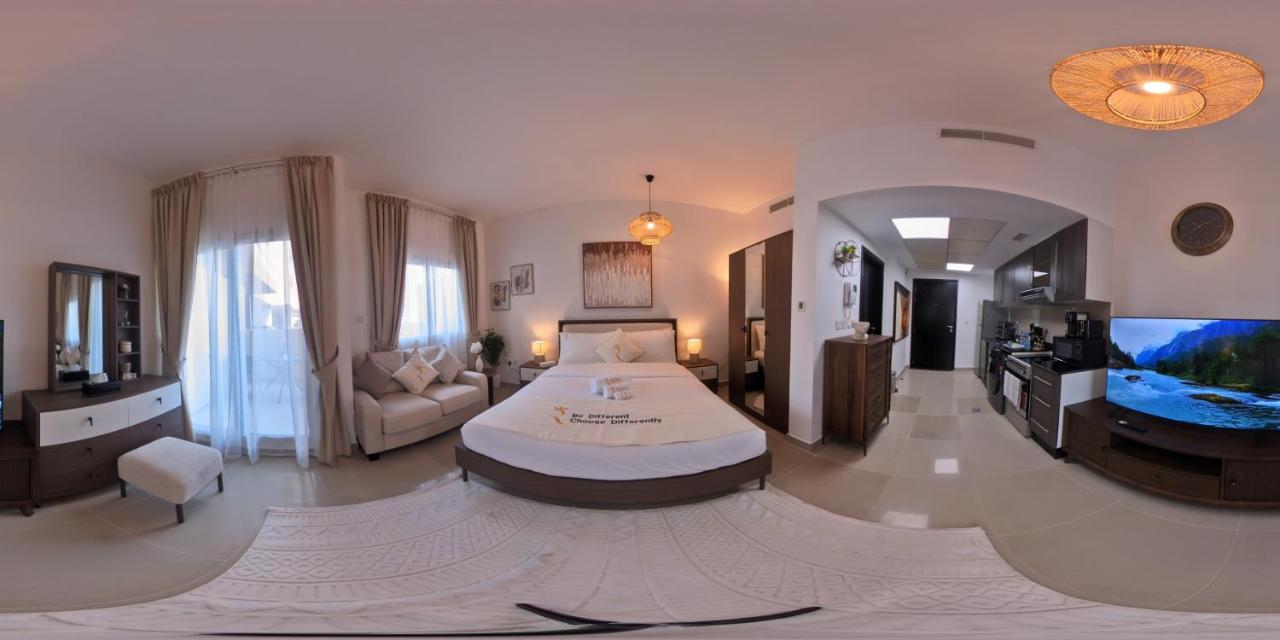 Peach Bliss Reef Studio with Balcony Pool and Gym - B&B Abu Dhabi