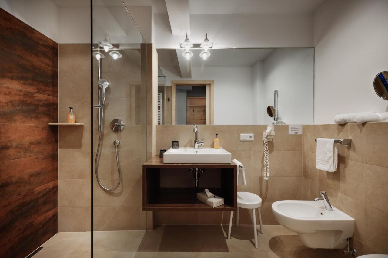 One-Bedroom Apartment with Balcony