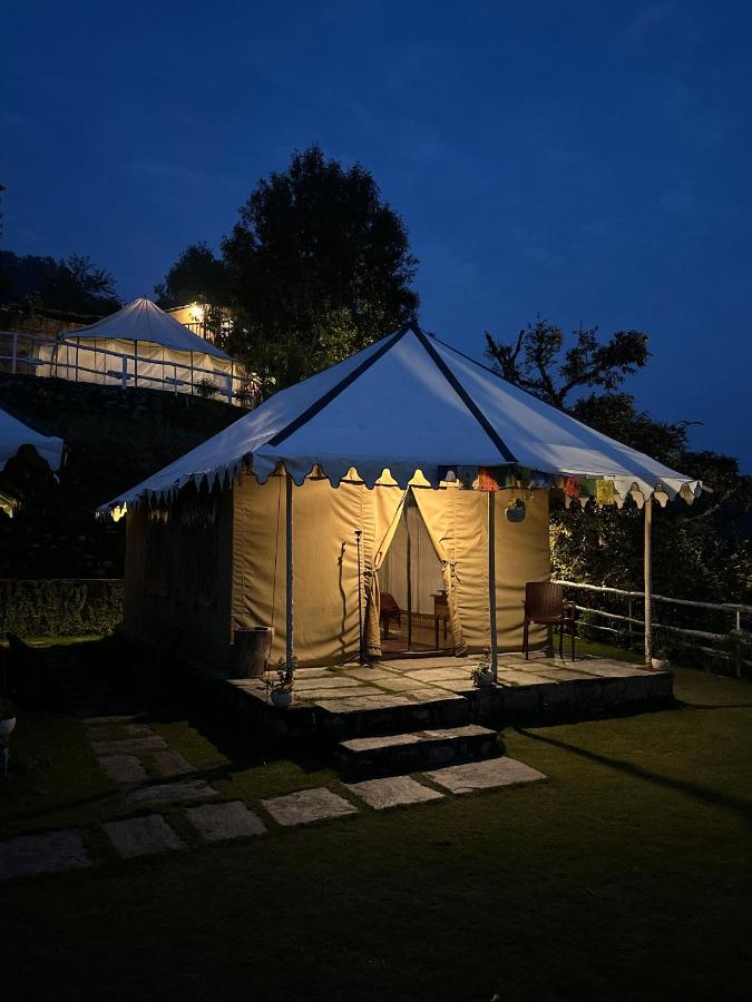 Deluxe Swiss Glamp 