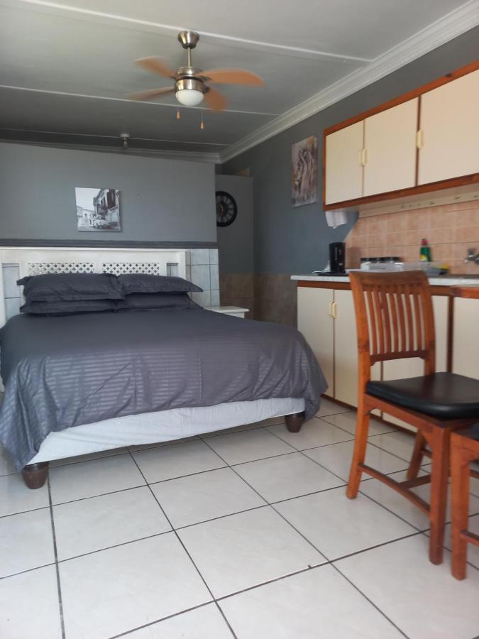 Lion's Cave 2 - B&B