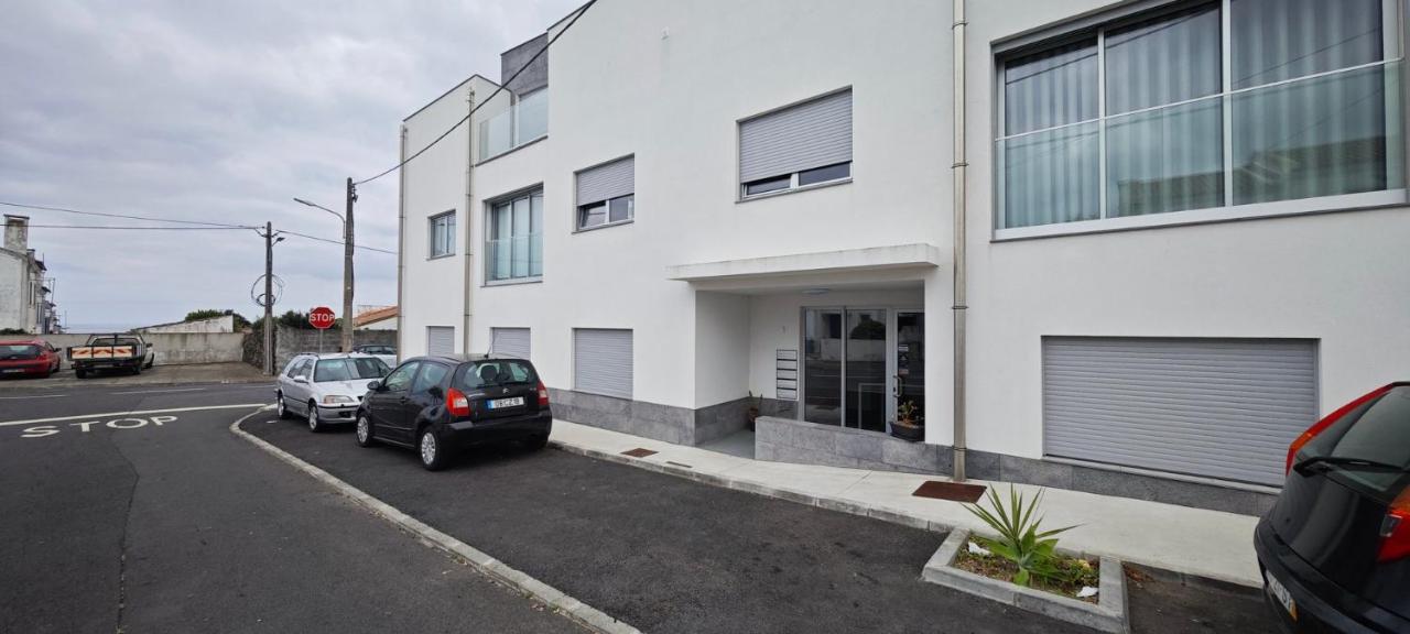 Ocean Breeze Apartment with a pleasant Patio - B&B Lagoa